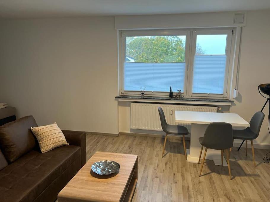 Eine Modern Renovierte Wohnung Mit Balkonterrasse. Lubbecke Εξωτερικό φωτογραφία