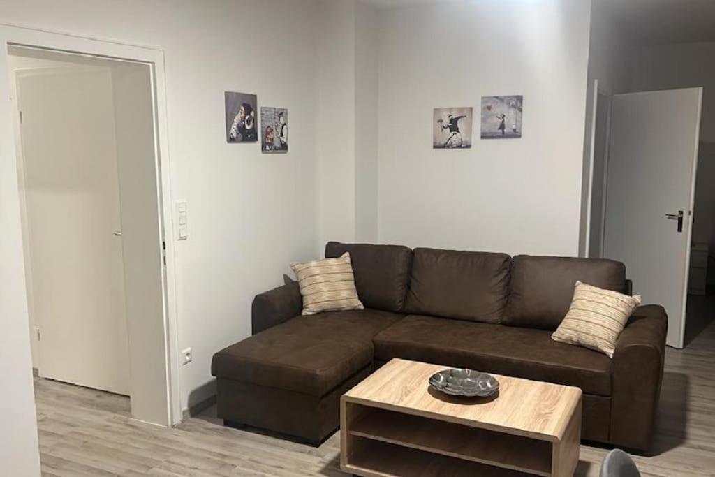 Eine Modern Renovierte Wohnung Mit Balkonterrasse. Lubbecke Εξωτερικό φωτογραφία