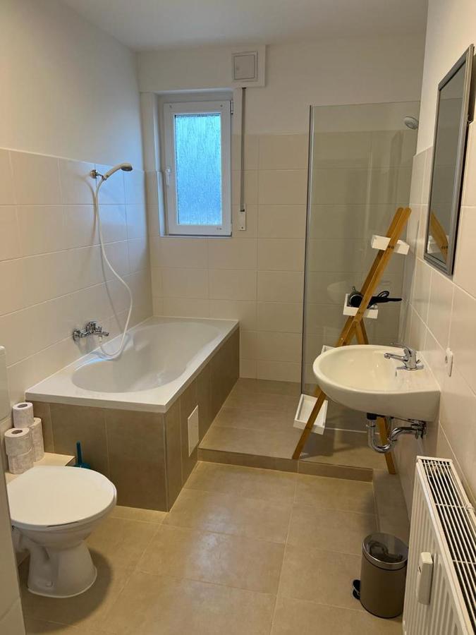 Eine Modern Renovierte Wohnung Mit Balkonterrasse. Lubbecke Εξωτερικό φωτογραφία